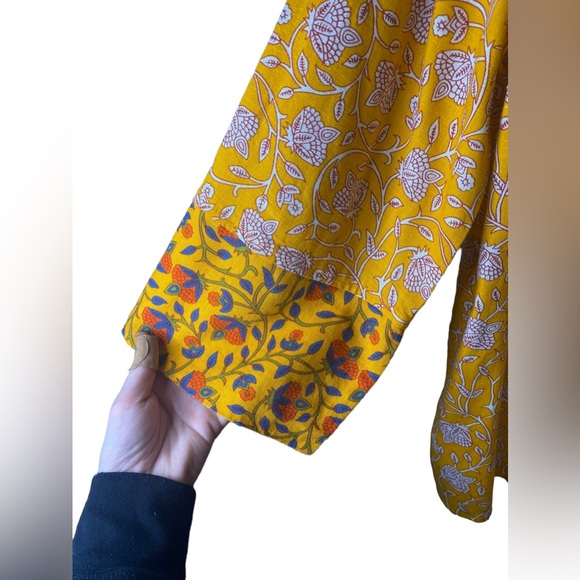 Soft Surroundings | Medium Linen Blend Yellow Floral 3/4 length top - Picture 4 of 6